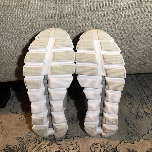 On Running Cloud 5 Running Shoes - Picture 8 of 8